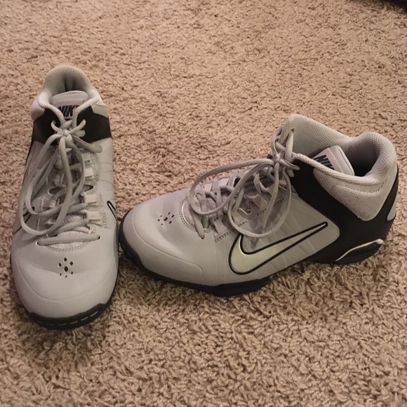 Nike basketball shoes - Picture 2 of 4